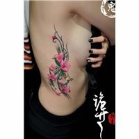 长治诡异刺青 城市暗影中的皮肤艺术
